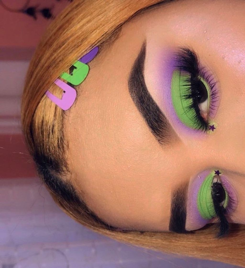 Moda purple and green makeup