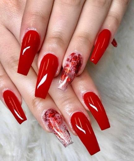 Uñas acrílicas rojas