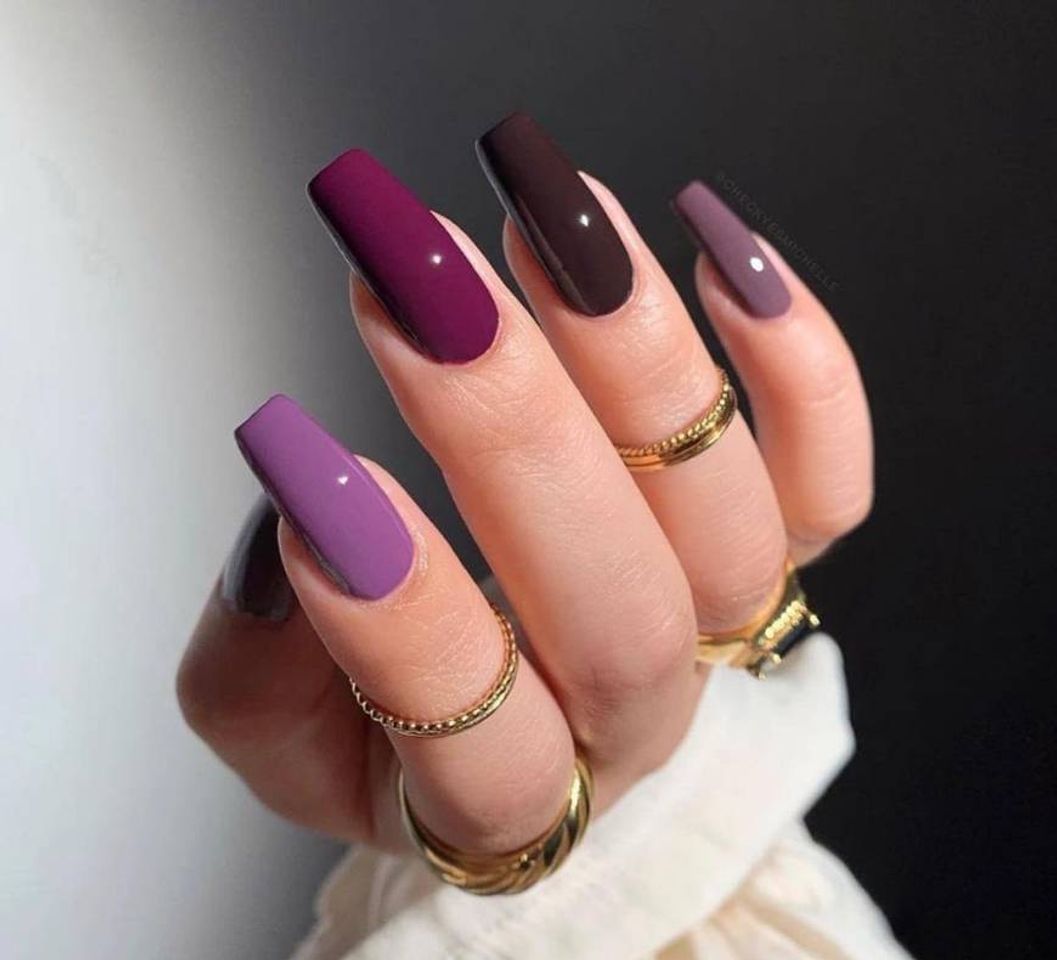 Moda Purple nails