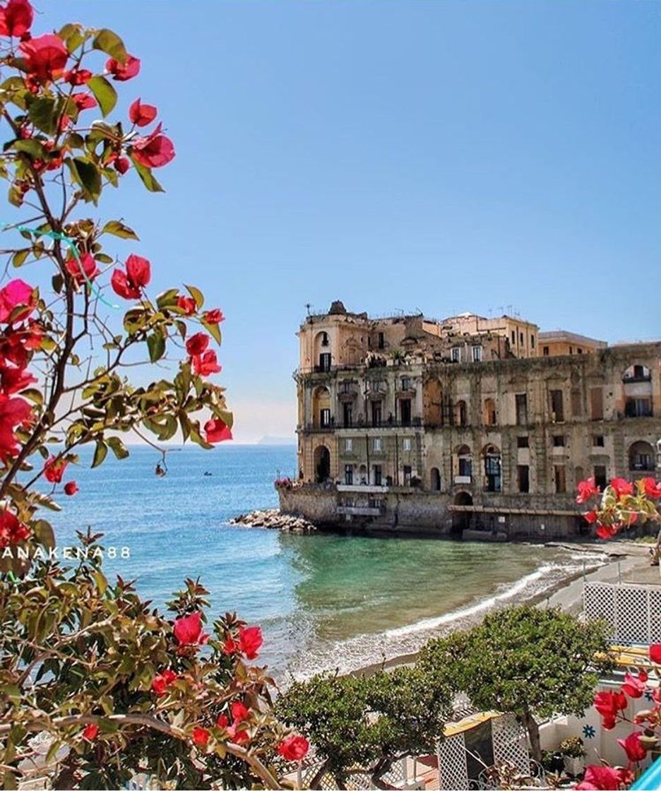 Place Napoli