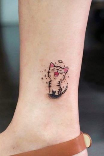 Tattoo fofa de gatinho 💚