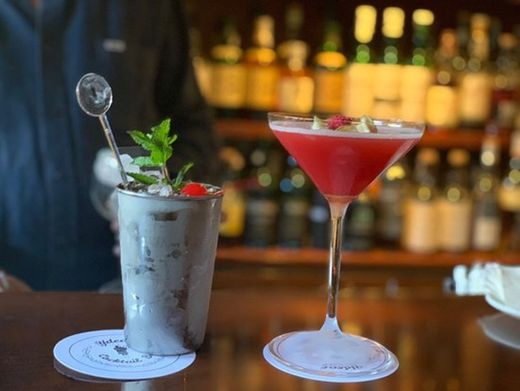 Ideal Cocktail Bar