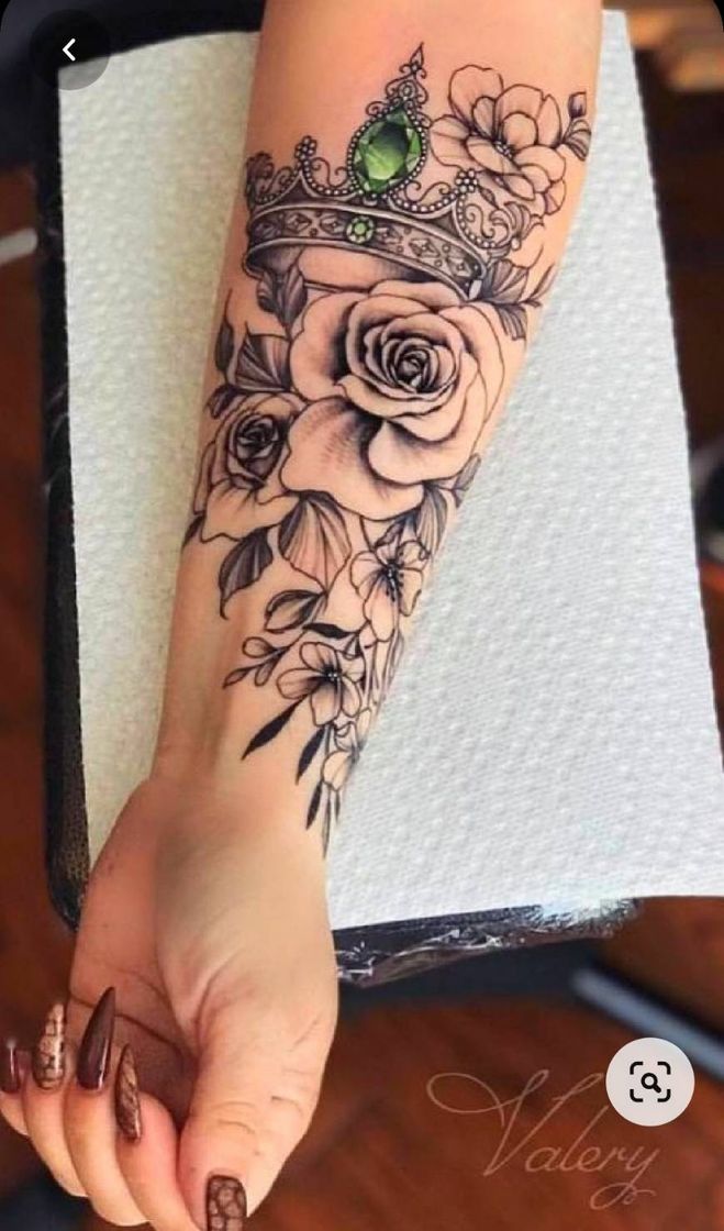 Moda tatuagem feminina no braço