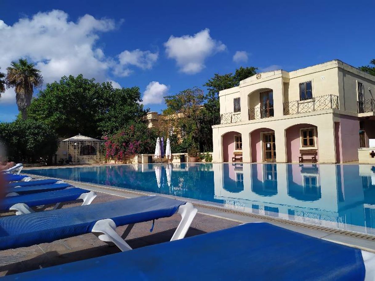 Place Sprachcaffe Languages PLUS