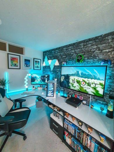 GAMING ROOM