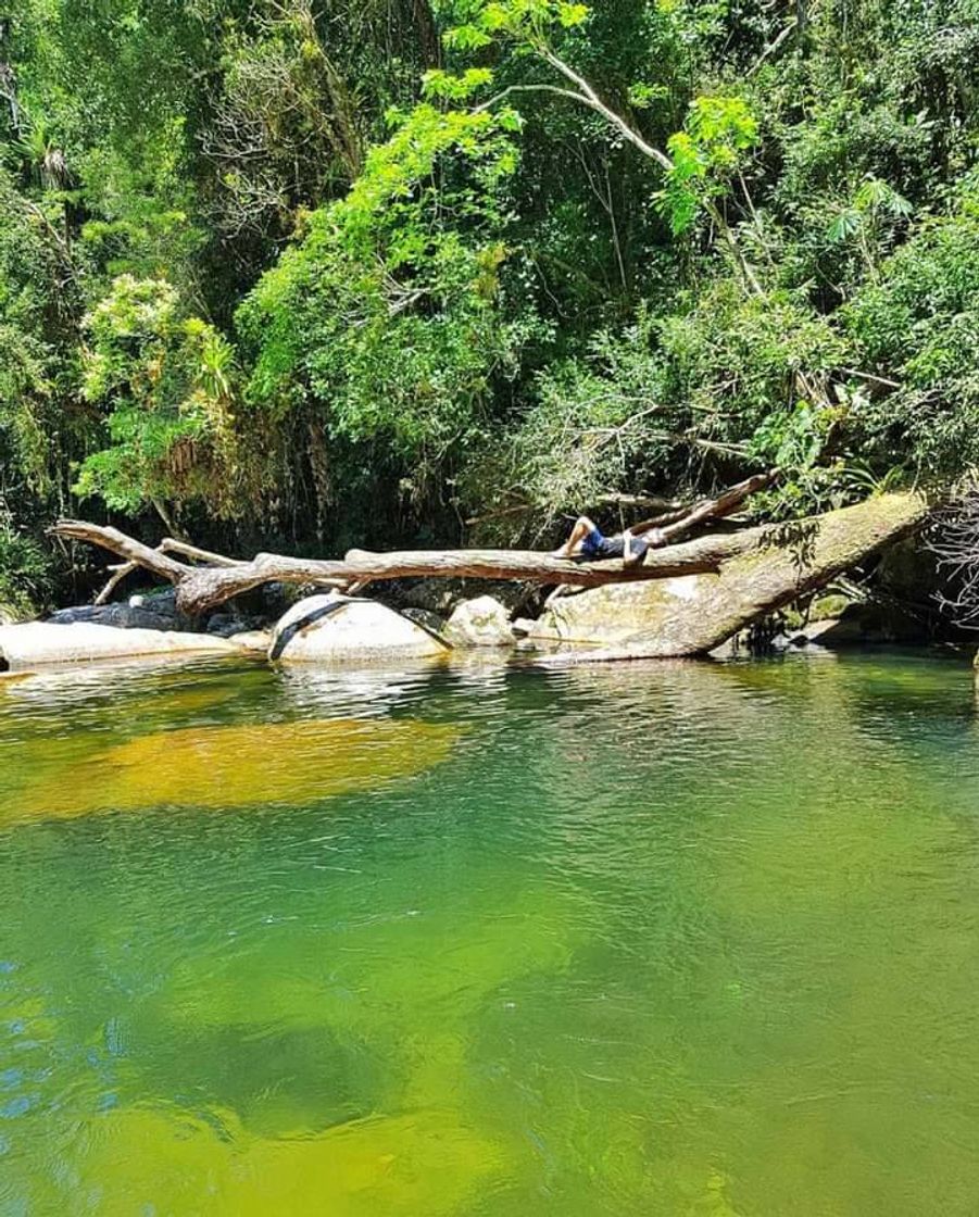 Place Cachoeira Da Lage suítes e camping.