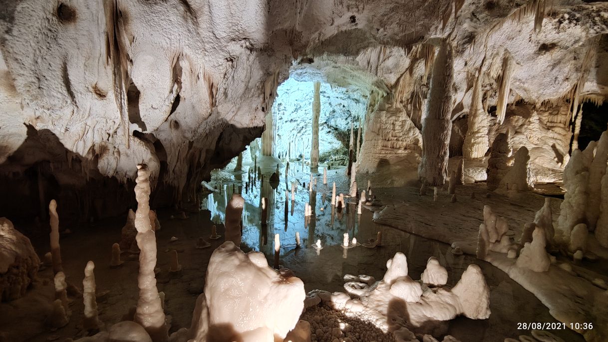 Lugar Grotte di Frasassi