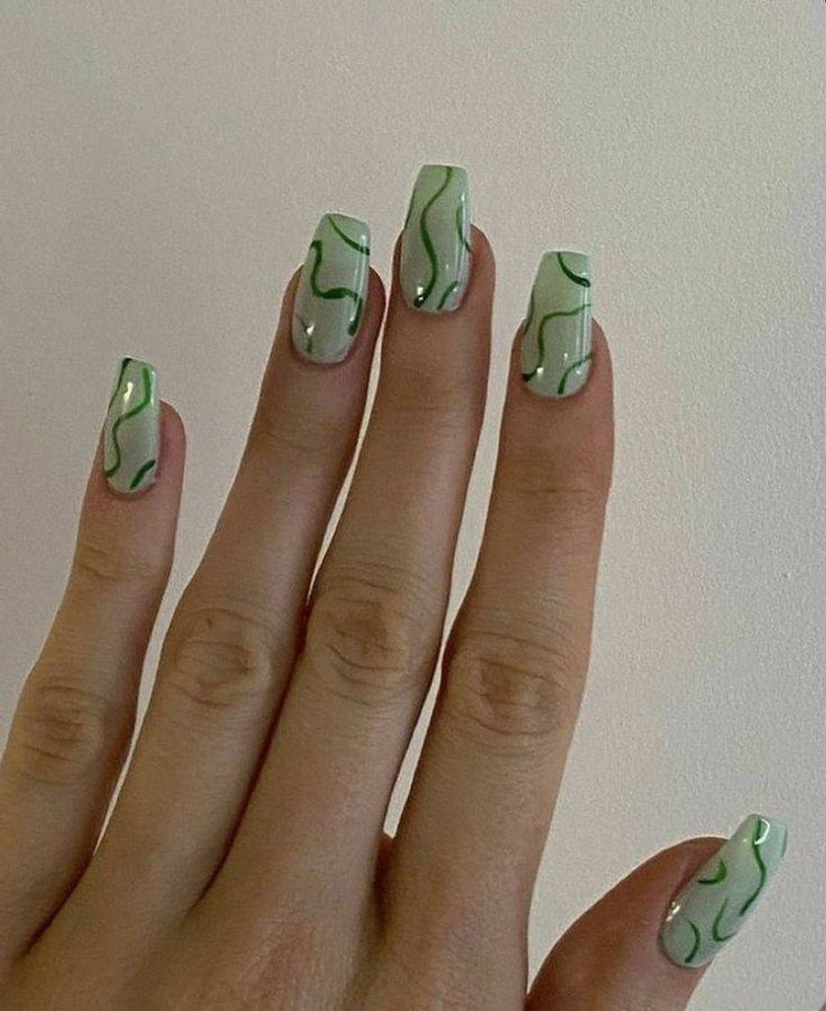 Fashion Unhas verdes com detalhes 