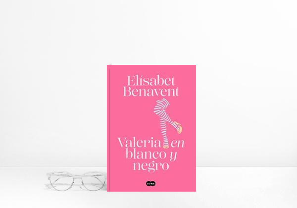 Book Valeria en blanco y negro