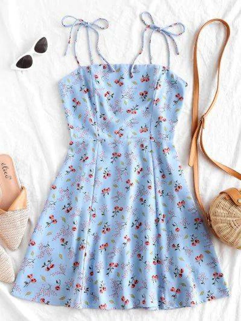 Fashion Vestido azul com flores vermelhas 