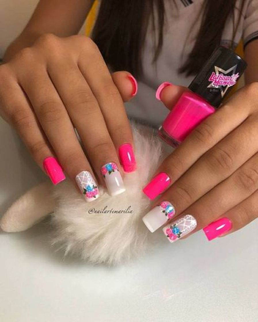 Fashion Unhas decoradas com rosas