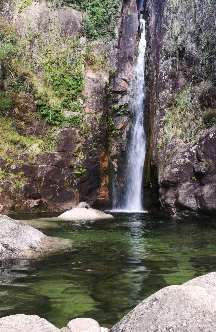 Lugar Cascata de Pincães