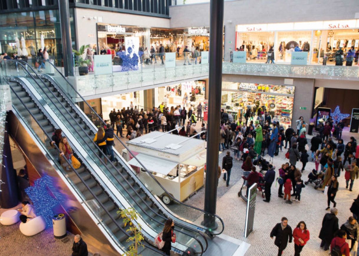 Places Finestrelles Shopping Centre