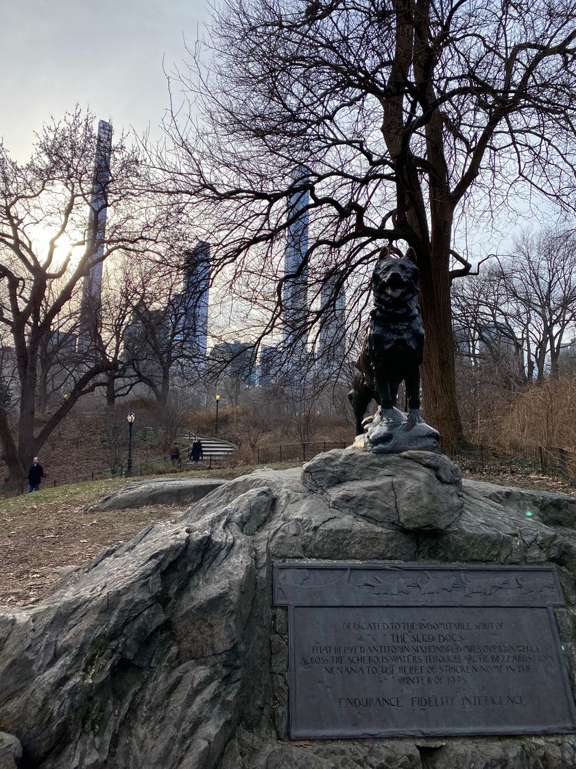 Place Balto Statue