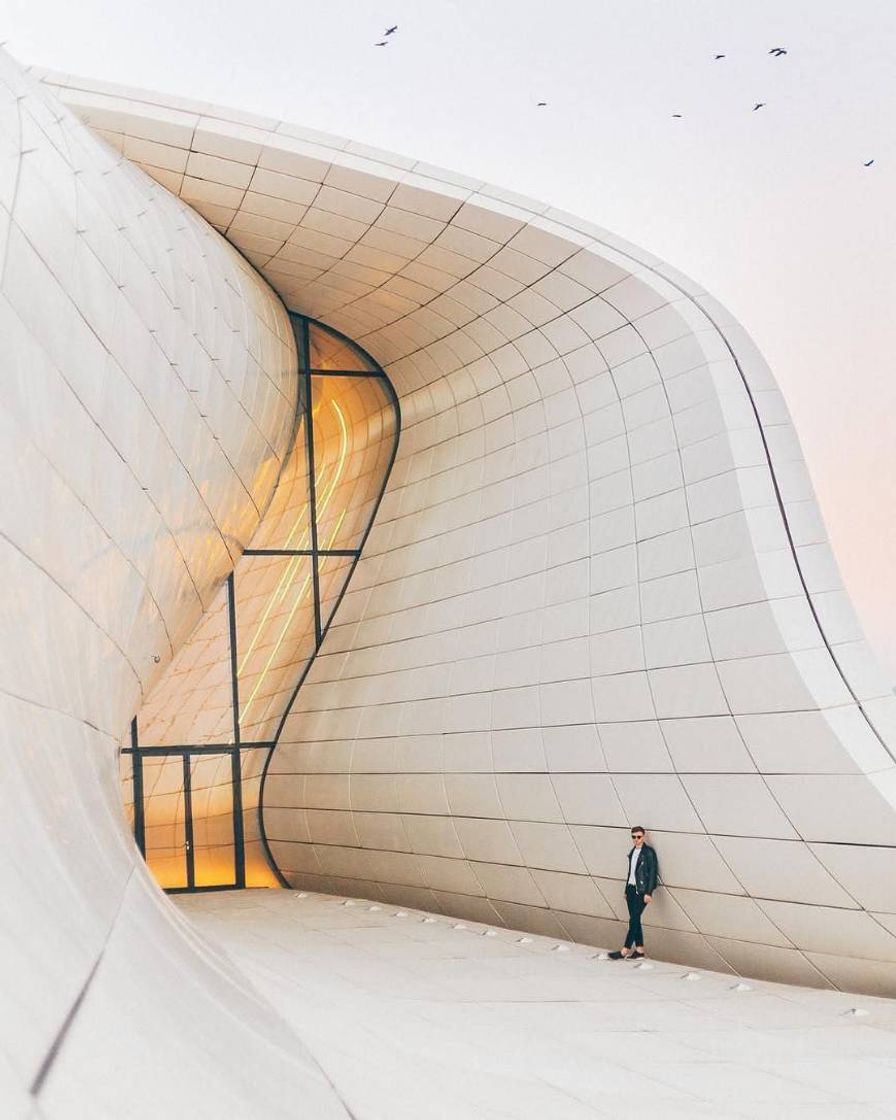 Fashion Zaha Hadid: Heydar Aliyev Center