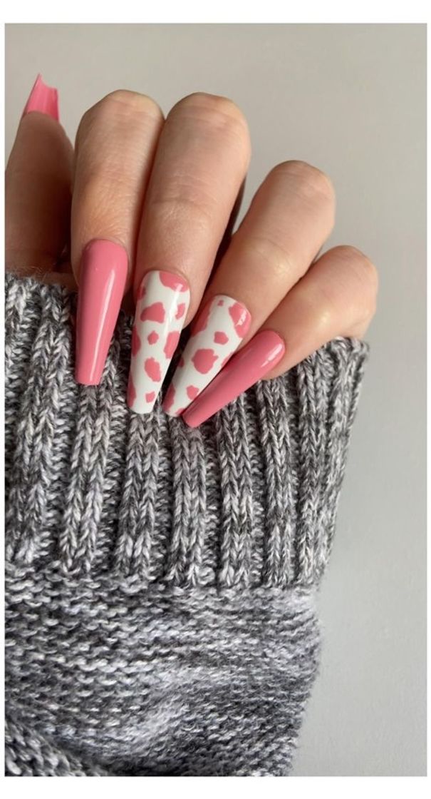 Moda Pink nails 