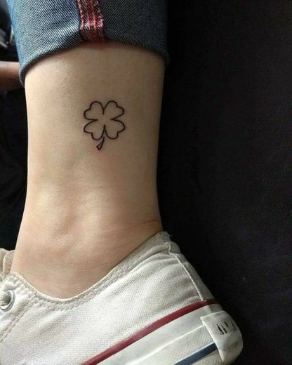 Tattoo trevo de quatro folhas