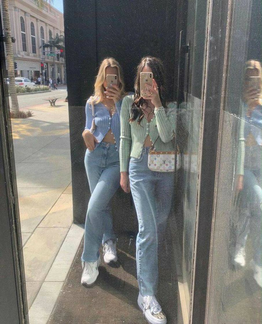 Social Friends vibes