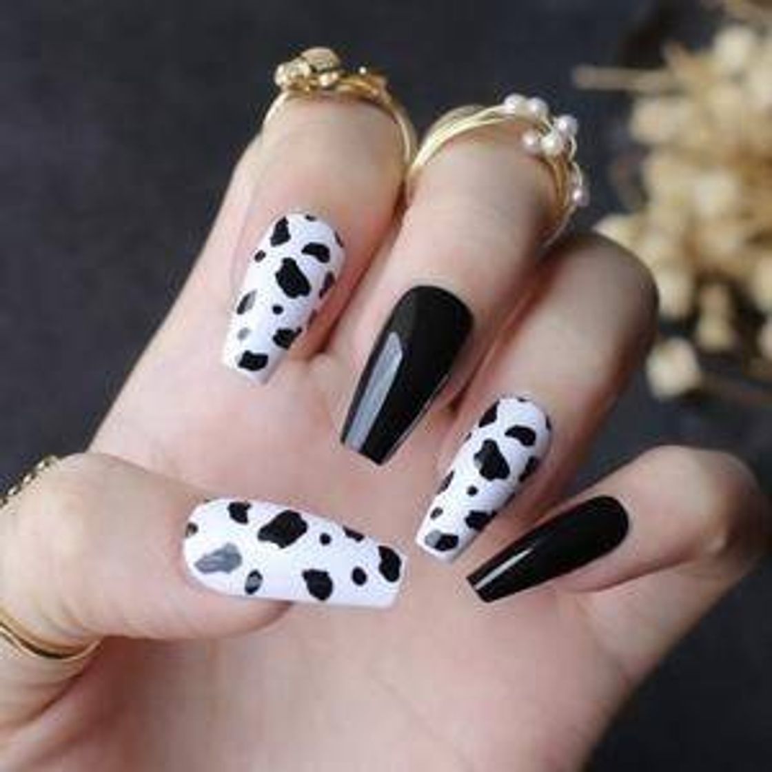 Moda Nails