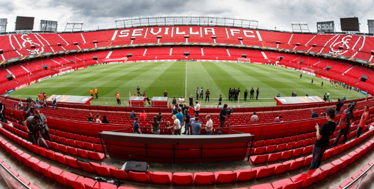 Place Ramon Sanchez-Pizjuan Stadium