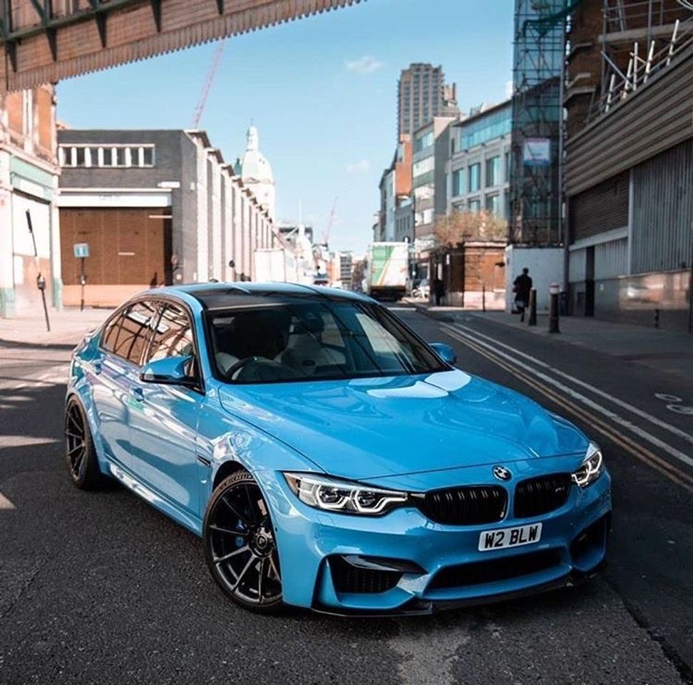 Social  BMW320i