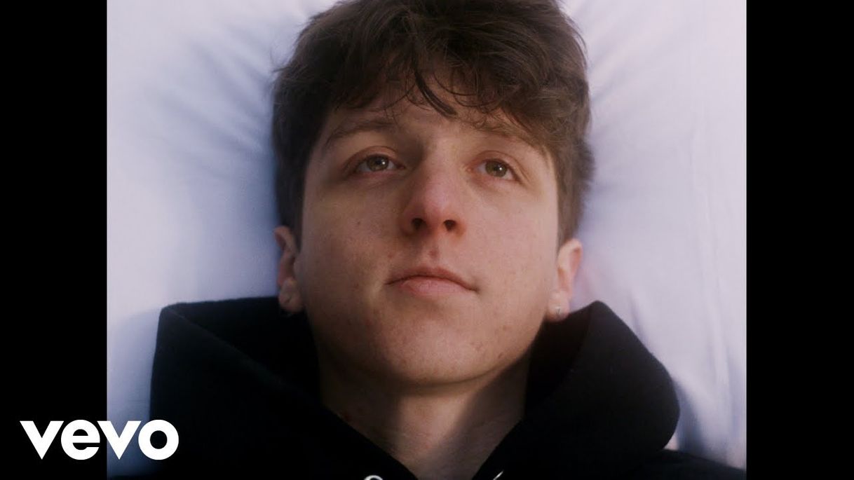 Canción death bed (coffee for your head) (feat. beabadoobee)