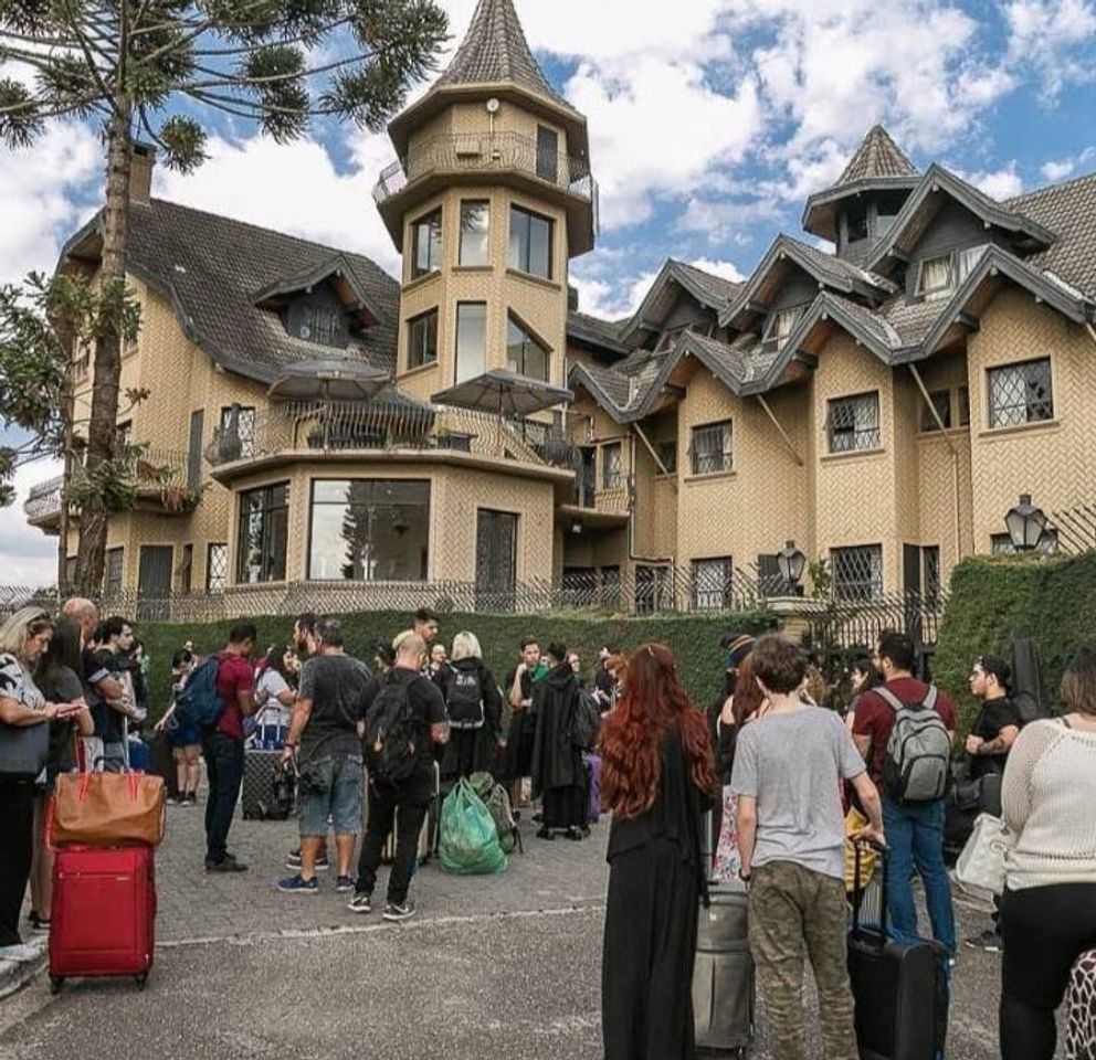 Lugar Escola de magia e bruxaria do Brasil 