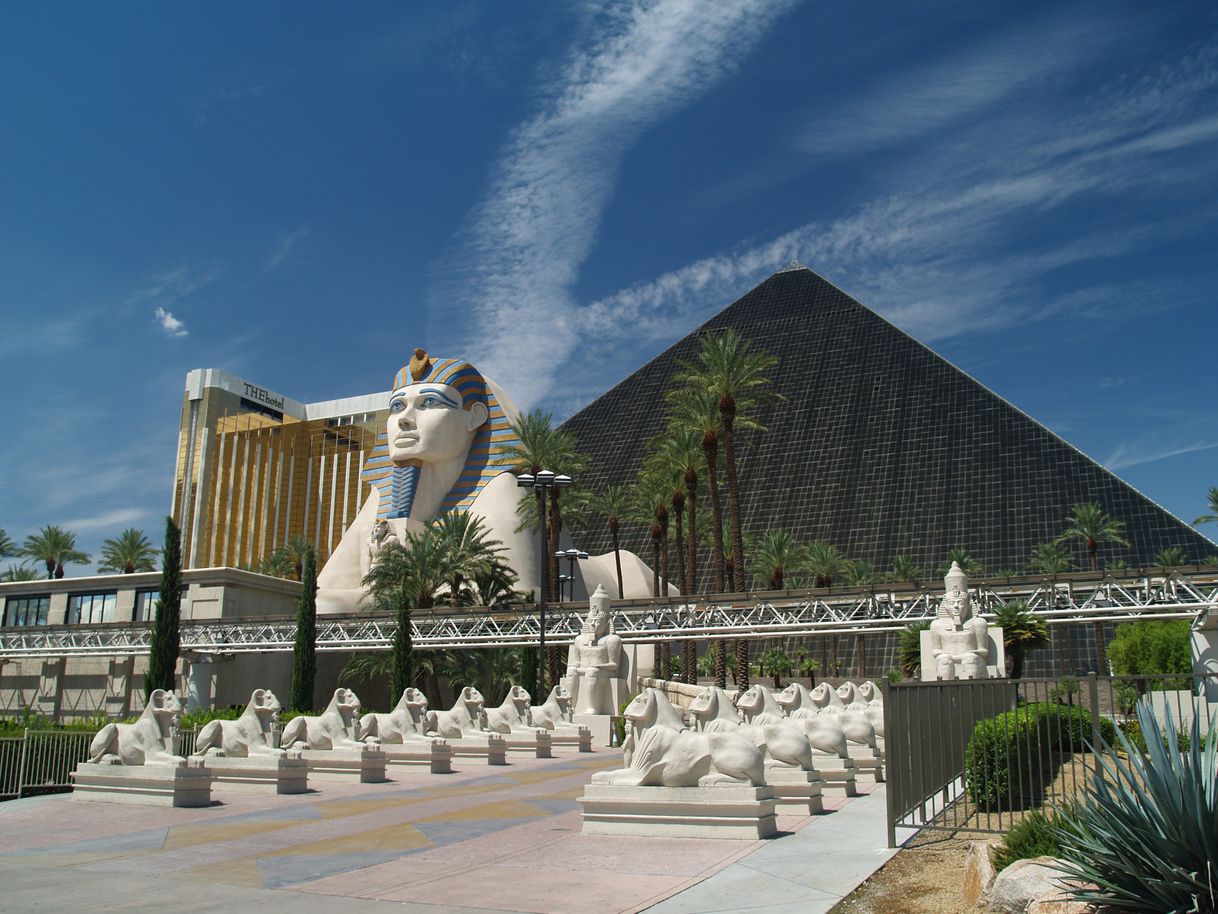 Lugar Luxor Hotel