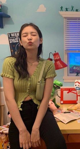 Jennie Kim outfit 
