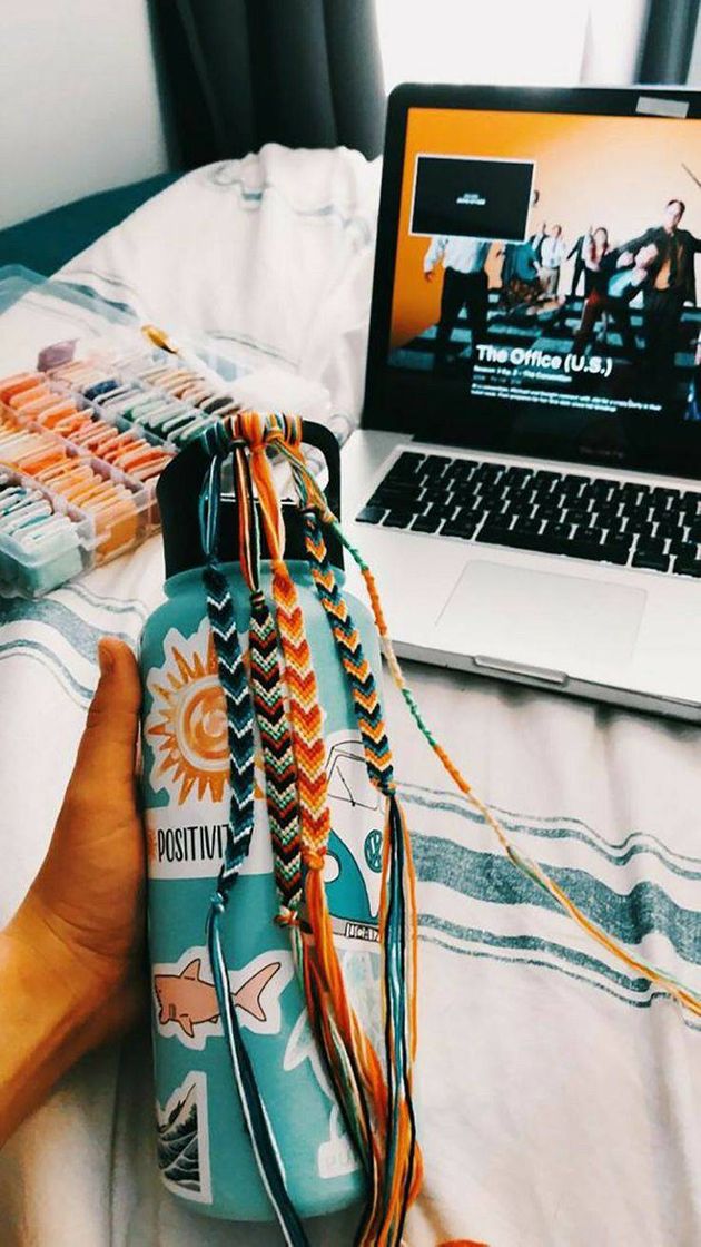 Fashion Hydro flask com bastante adesivos