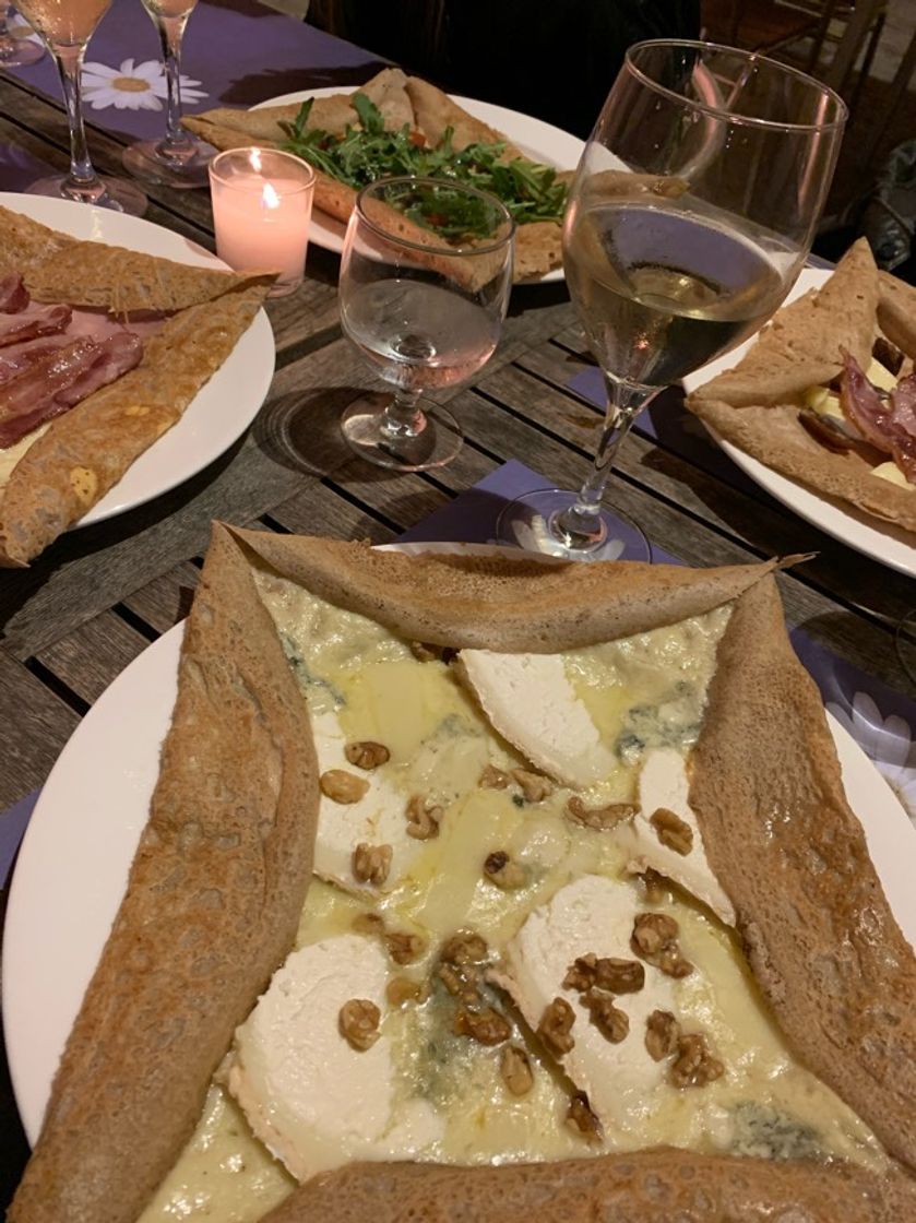 La Vedette, Restaurant Creperie Bretonne Girona