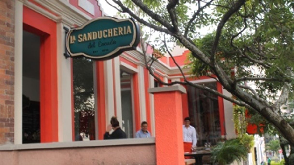 Restaurantes La Sanducheria del Escudo