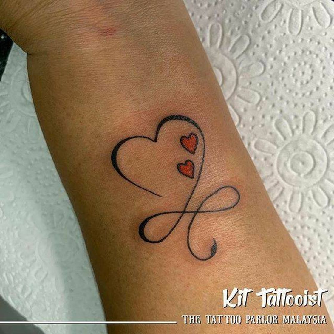 Moda tatoo feminina 