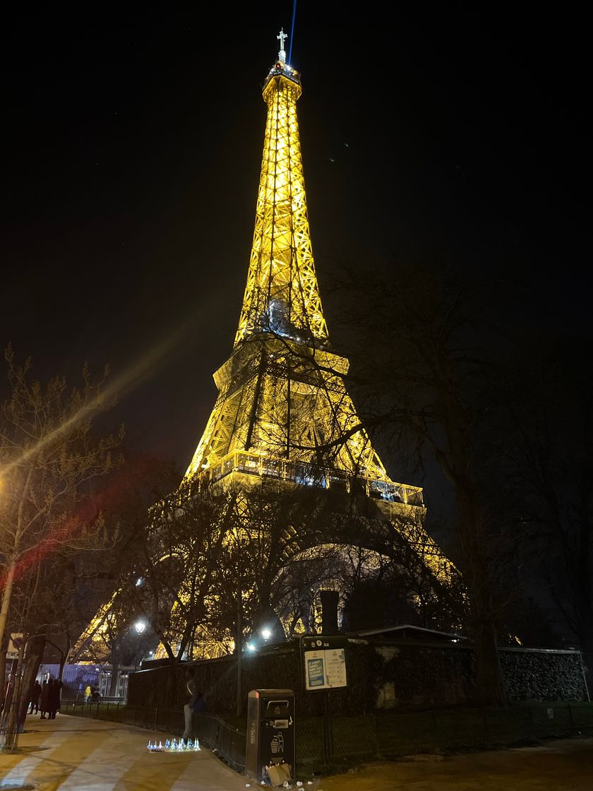 Place Torre Eiffel