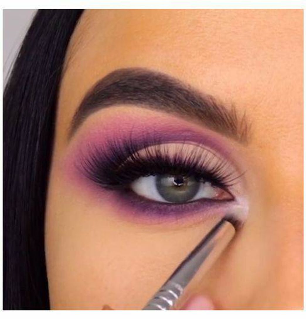 Moda Olho roxo esfumaçado visual makrup💋