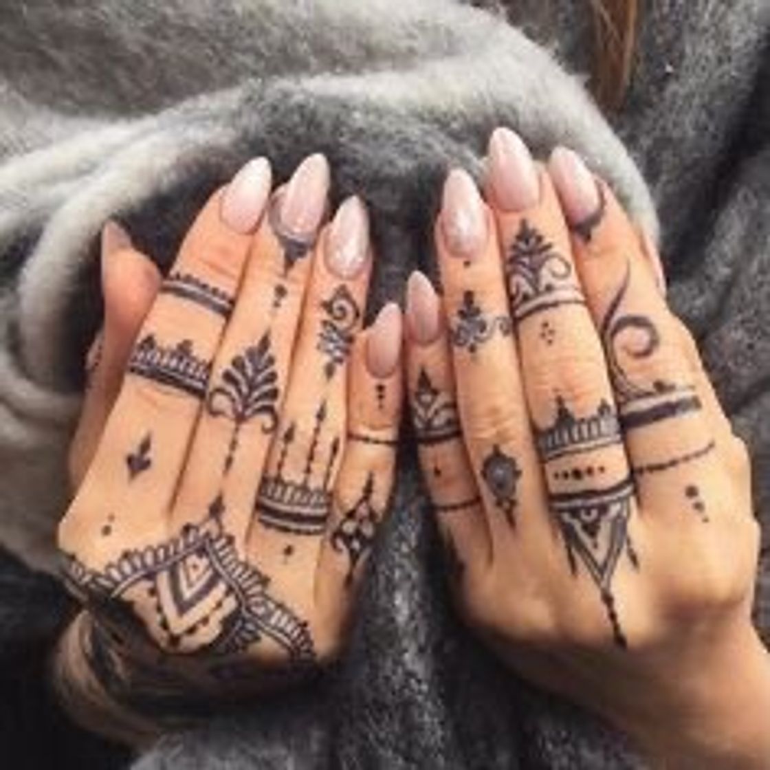 Moda Tatuagens na mão