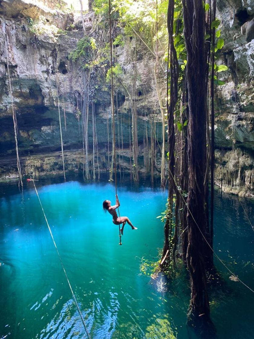 Lugar Cenote San Lorenzo Oxman