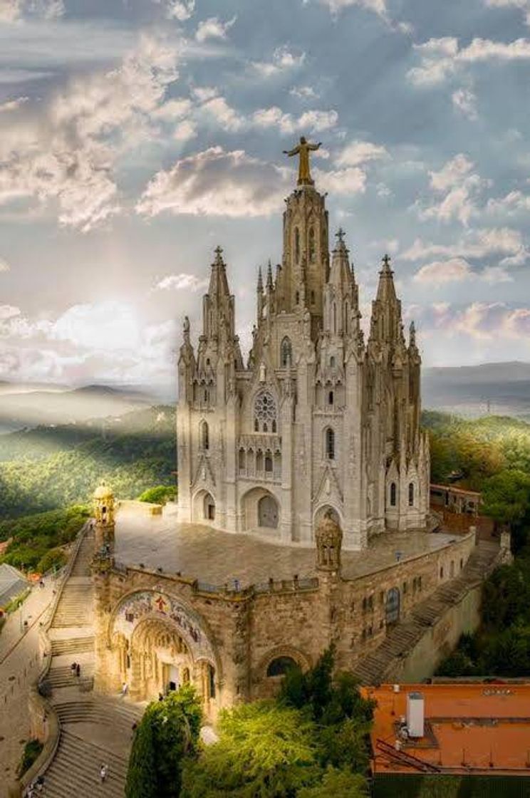 Lugar Temple Expiatori del Sagrat Cor