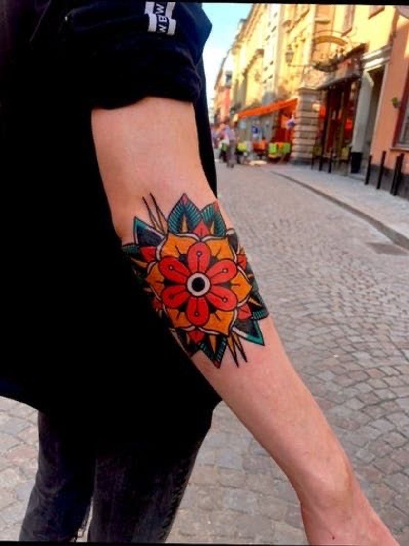 Social Inspiração e visualização.                 flower tattoo⚛️💉