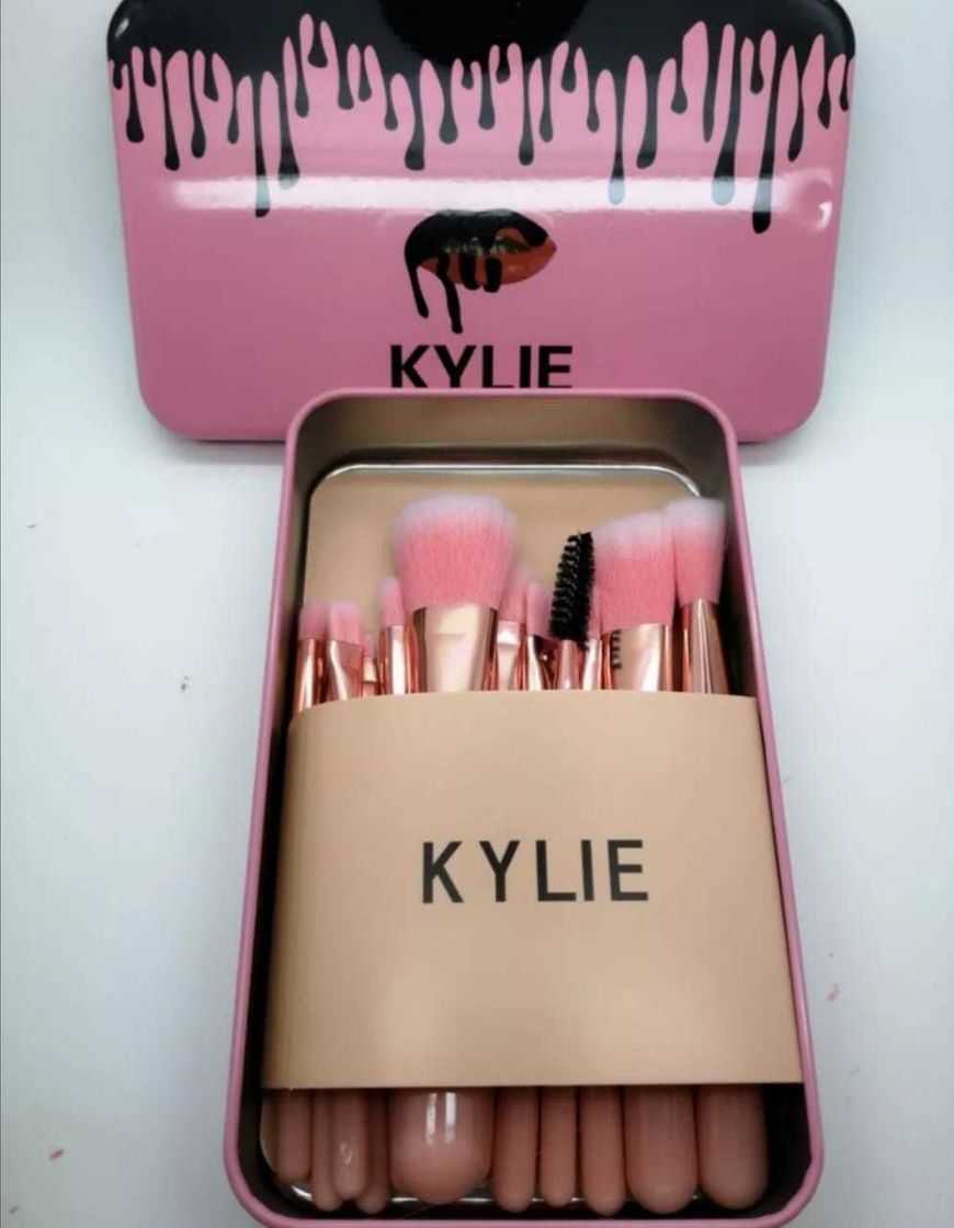 Fashion Kylie Brochas 