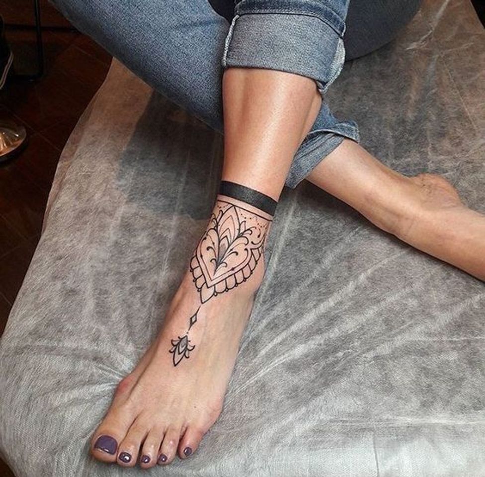 Moda Tatoo nas costelas 