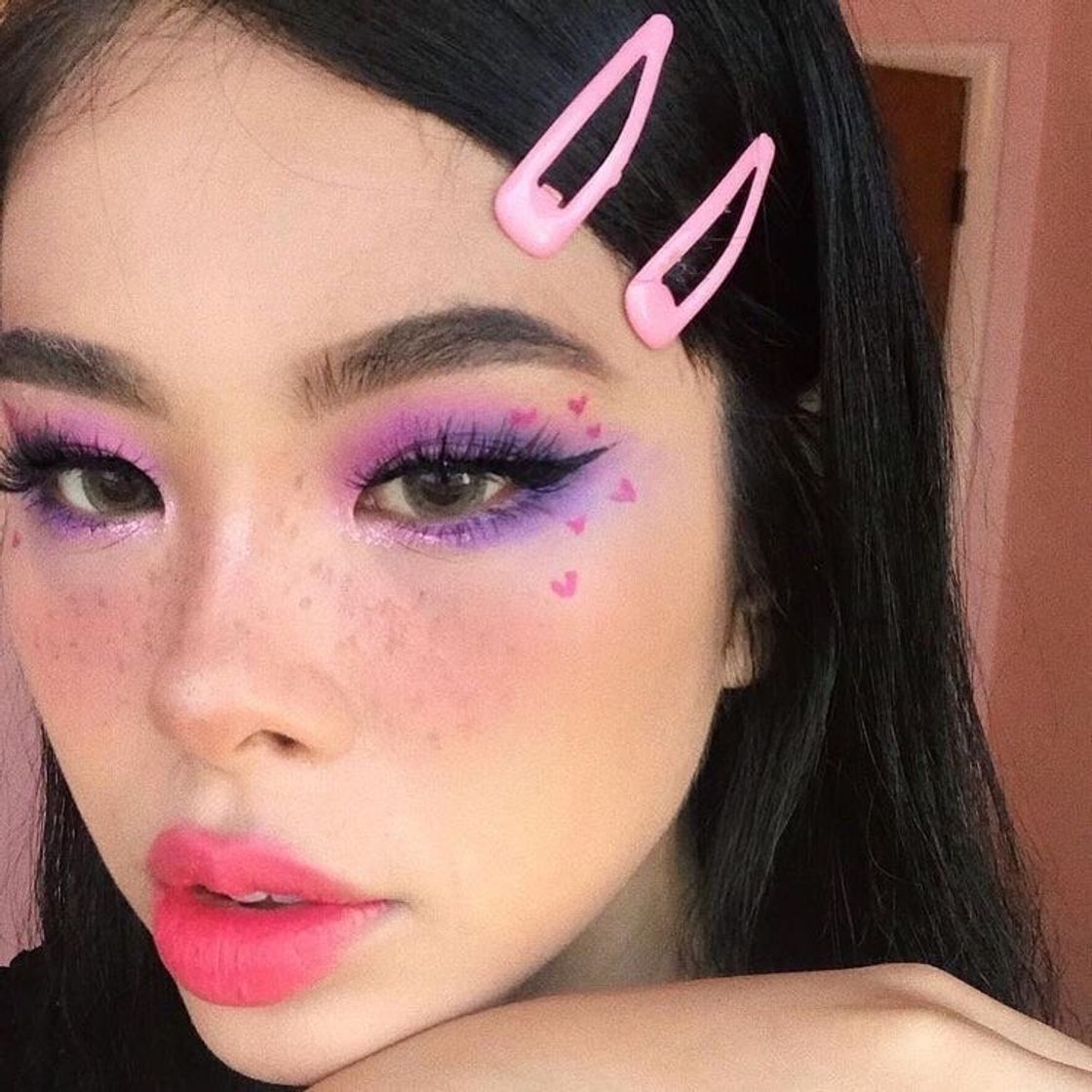 Fashion Pink + purple makeup 