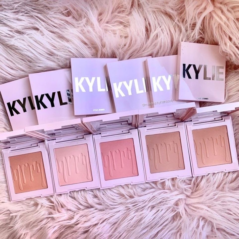 Fashion Kylie Cosmetics 🖤✨