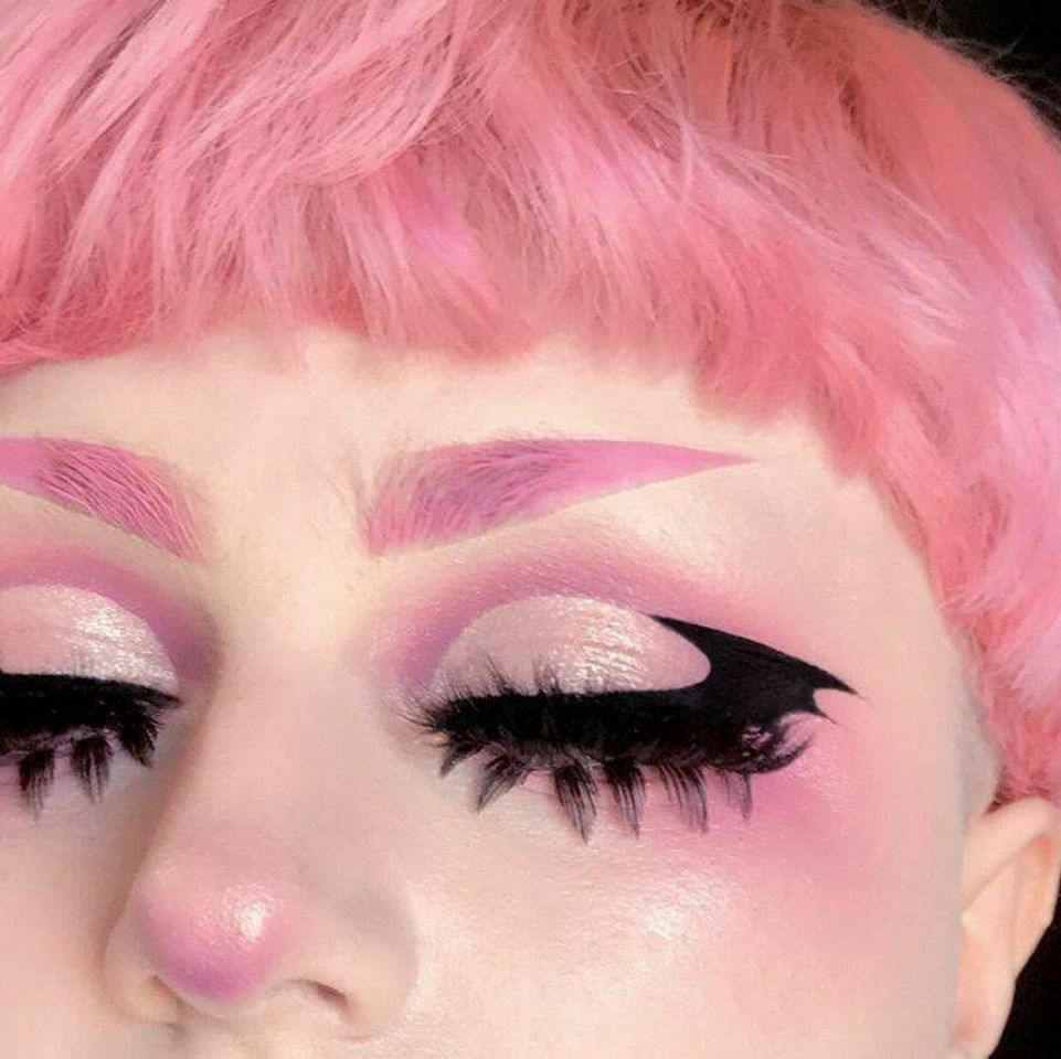 Fashion make pastel goth