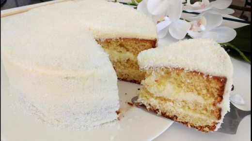 TORTA DE COCO CON CREMA DE COCO