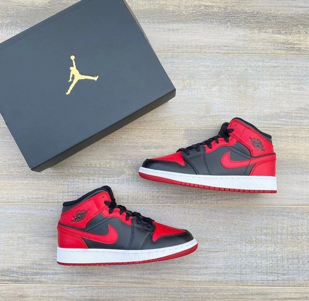 Fashion Nikes air Jordan 1 Mid Banned. 