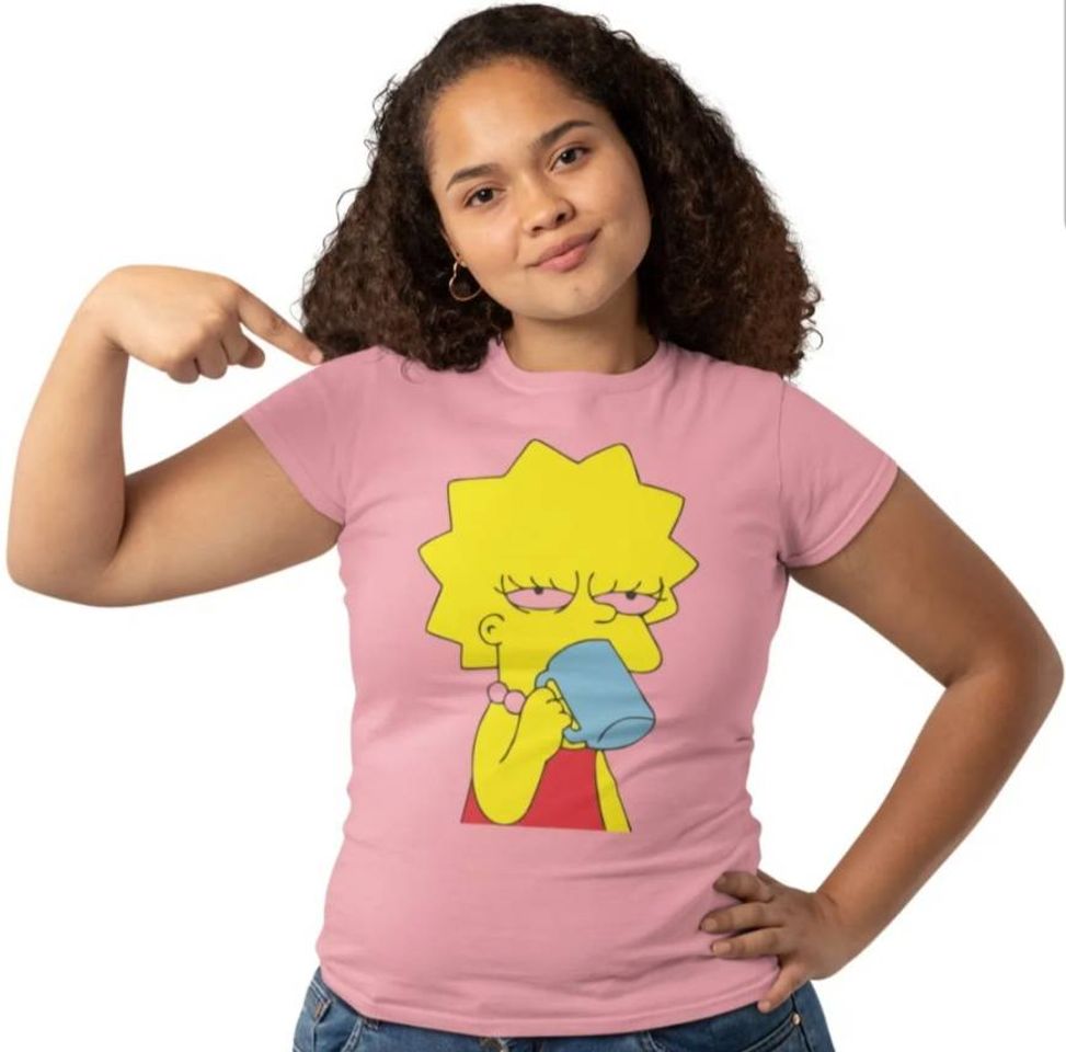 Moda Camiseta da Lisa Simpsons tomando café em 3 cores por 28,41