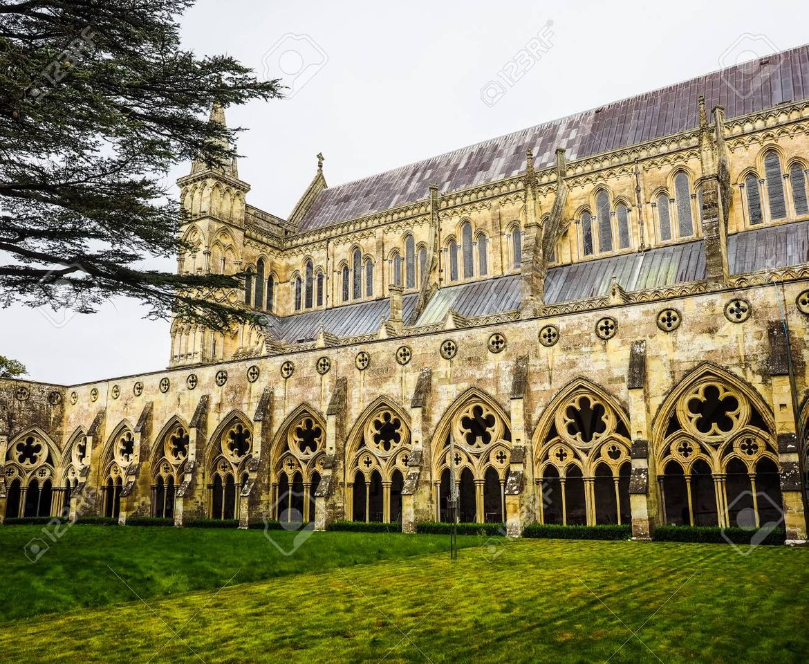 Place Salisbury Cathedral