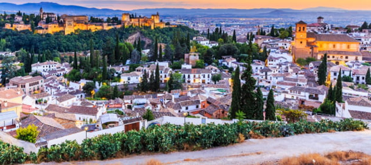 Social Free tour por Granada - Reserva online en Civitatis.com