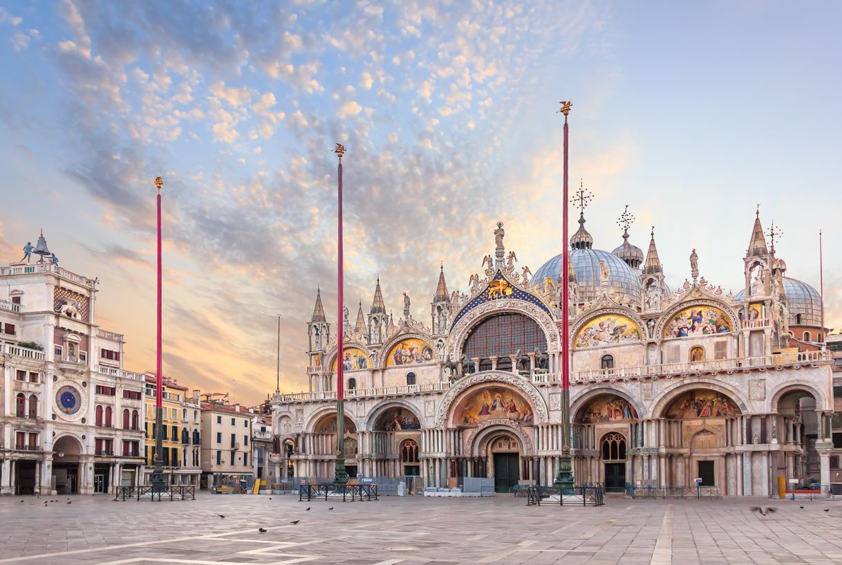 Place Basílica de San Marcos